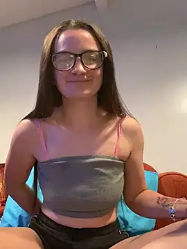 Snapshot of thequeenkendall2025 chatting on 02.13.25 thequeenkendall2025 online show from 02.13.25