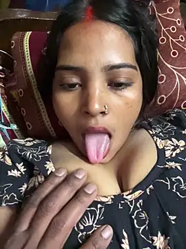 Snapshot of Simrandeshipp chatting on 01.08.26 Simrandeshipp online show from 01.08.26