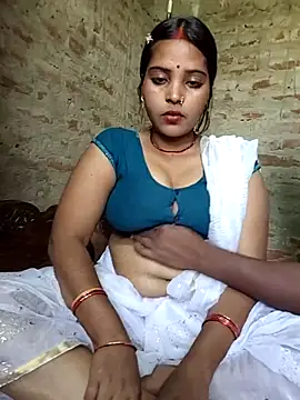 Snapshot of Simrandeshipp chatting on 03.17.26 Simrandeshipp online show from 03.17.26