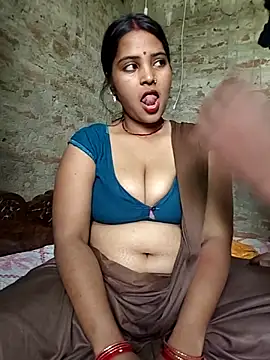 Snapshot of Simrandeshipp chatting on 03.18.26 Simrandeshipp online show from 03.18.26