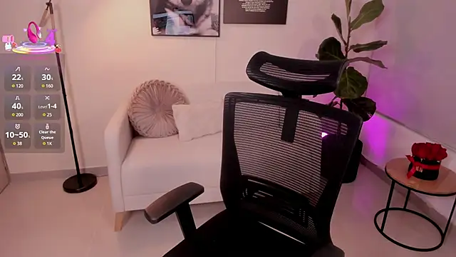 LairaScott online show from 11.10.25