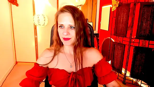 Snapshot of EmiliaBedy chatting on 06.22.26 EmiliaBedy online show from 06.22.26