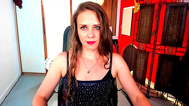 Snapshot of EmiliaBedy chatting on 07.04.26 EmiliaBedy online show from 07.04.26