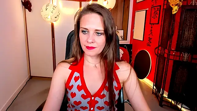 Snapshot of EmiliaBedy chatting on 07.10.26 EmiliaBedy online show from 07.10.26