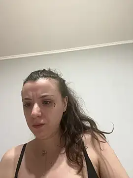 Snapshot of bunnythetailor chatting on 02.24.26 bunnythetailor online show from 02.24.26