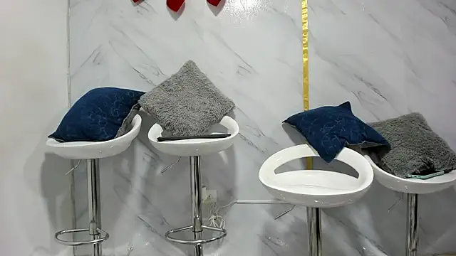 Snapshot of emilly09 chatting on 02.12.25 emilly09 online show from 02.12.25