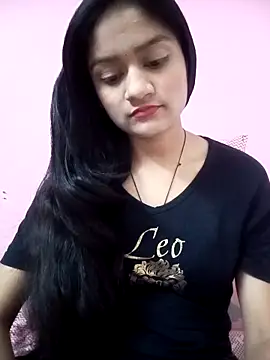 Snapshot of Tanu-00 chatting on 11.04.25 Tanu-00 online show from 11.04.25