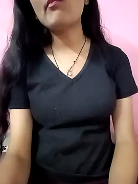 Snapshot of Tanu-00 chatting on 12.04.25 Tanu-00 online show from 12.04.25