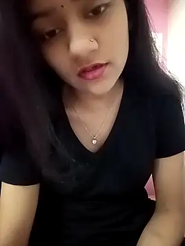 Snapshot of Tanu-00 chatting on 12.22.25 Tanu-00 online show from 12.22.25