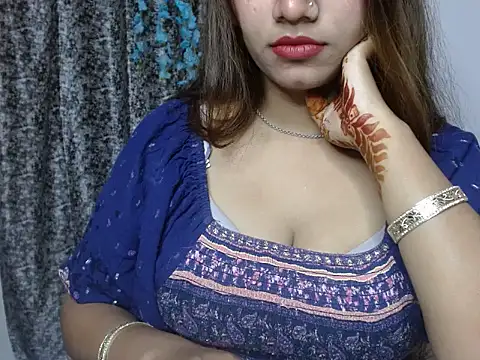 Snapshot of Fab_Suhani chatting on 11.04.25 Fab Suhani online show from 11.04.25