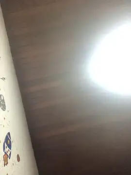 Snapshot of indiazinha69_ chatting on 12.19.25 indiazinha69 online show from 12.19.25