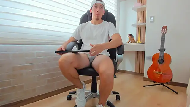 Tombarden online show from 11.26.25