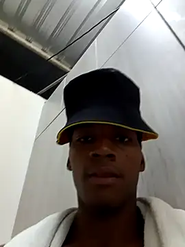 Snapshot of SlykaandpettterX chatting on 02.06.25 SlykaandpettterX online show from 02.06.25