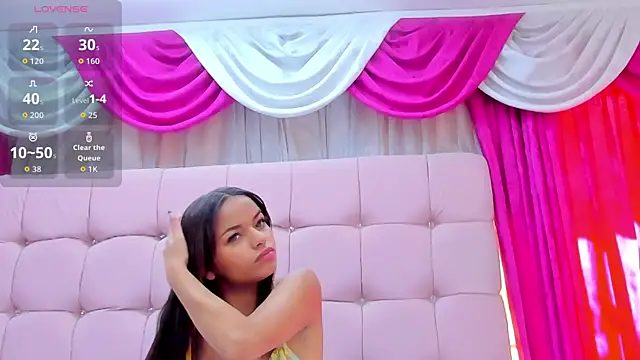 Snapshot of CanelaDevil_ chatting on 09.09.25 CanelaDevil online show from 09.09.25