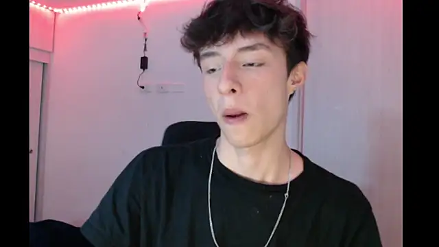 Snapshot of Juanmres chatting on 11.14.25 Juanmres online show from 11.14.25