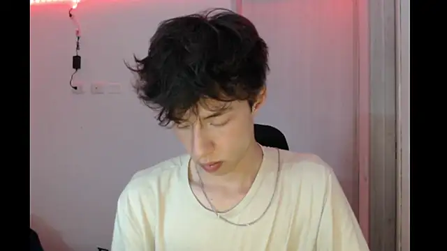 Snapshot of Juanmres chatting on 11.19.25 Juanmres online show from 11.19.25