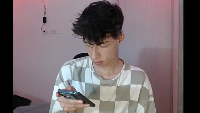 Snapshot of Juanmres chatting on 11.23.25 Juanmres online show from 11.23.25