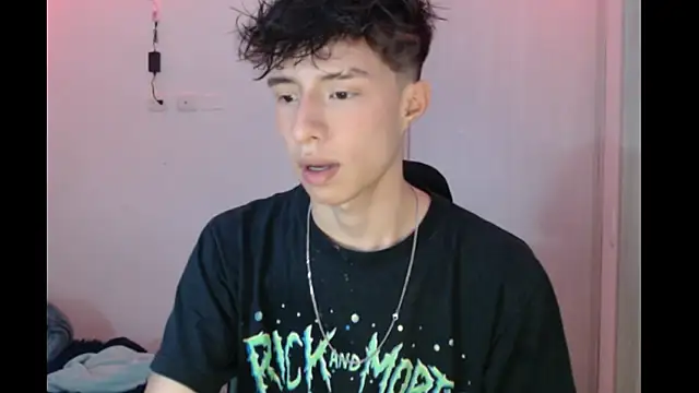 Snapshot of Juanmres chatting on 11.25.25 Juanmres online show from 11.25.25