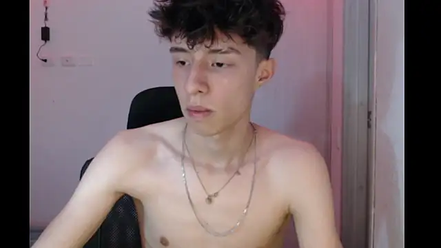 Snapshot of Juanmres chatting on 11.29.25 Juanmres online show from 11.29.25