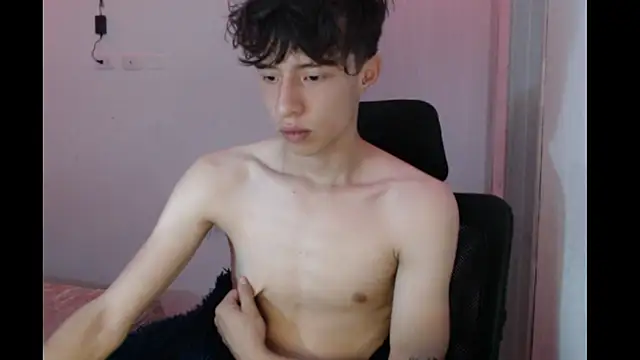 Snapshot of Juanmres chatting on 12.14.25 Juanmres online show from 12.14.25