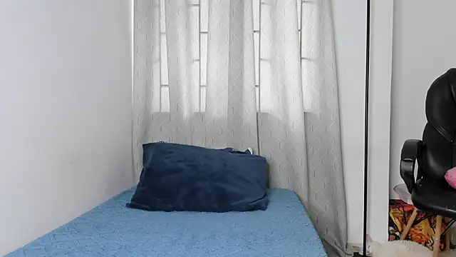 Snapshot of viankaa_miller chatting on 11.22.25 viankaa miller online show from 11.22.25