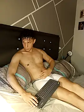 Snapshot of AngeloColleen chatting on 10.03.25 AngeloColleen online show from 10.03.25