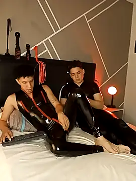 Snapshot of AngeloColleen chatting on 10.11.25 AngeloColleen online show from 10.11.25