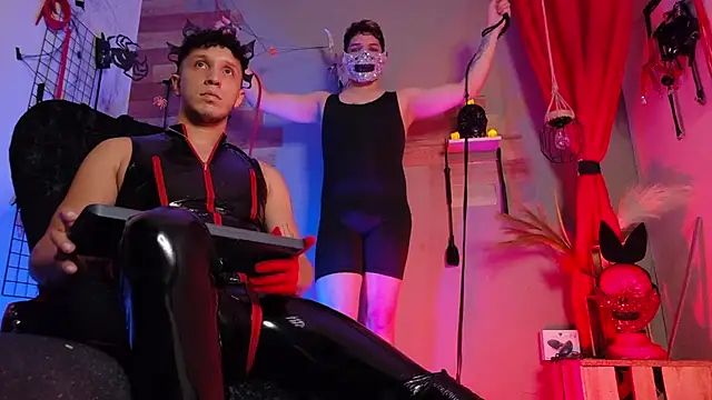 Snapshot of AngeloColleen chatting on 10.24.25 AngeloColleen online show from 10.24.25