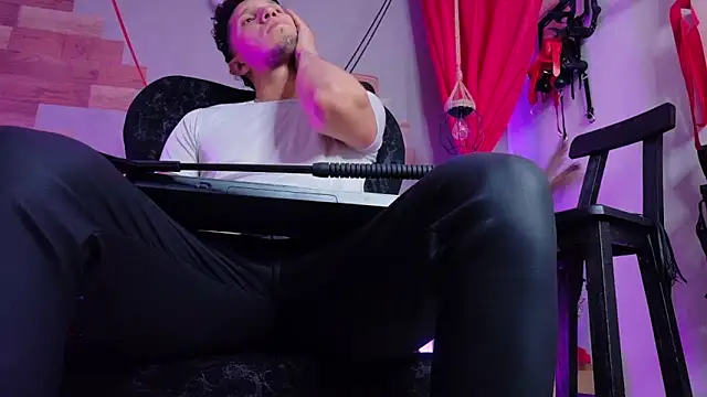 Snapshot of AngeloColleen chatting on 11.23.25 AngeloColleen online show from 11.23.25