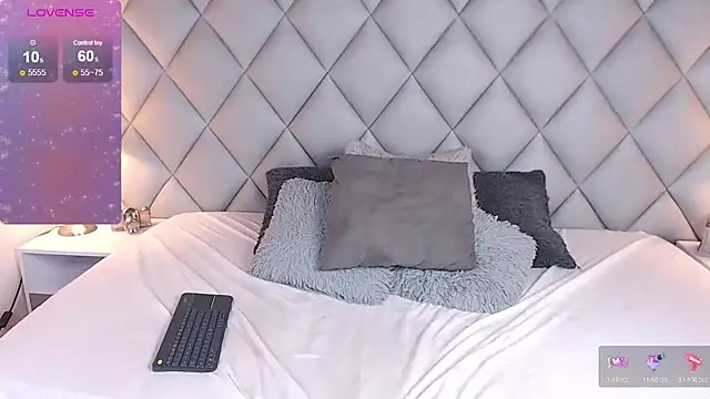 LalyCastro online show from 02.28.25