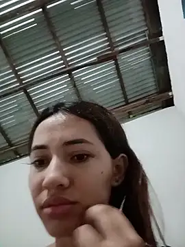 Snapshot of -Nicol chatting on 11.13.25 -Nicol online show from 11.13.25