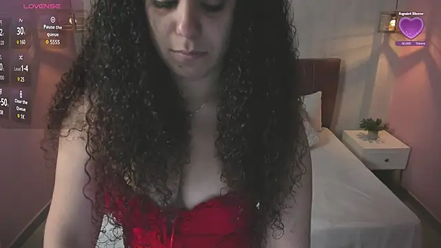 Snapshot of ninna_curly chatting on 02.20.25 ninna curly online show from 02.20.25