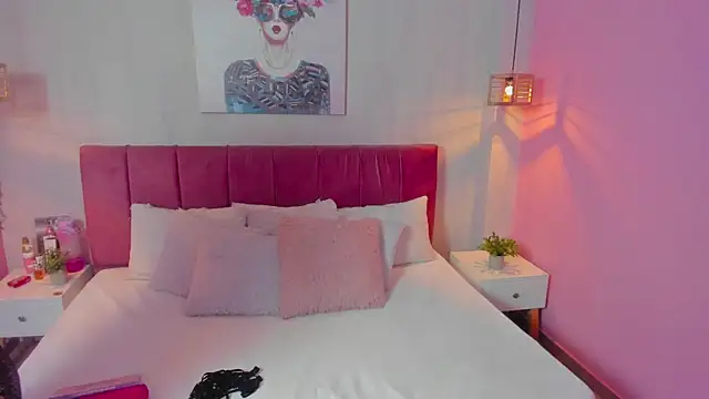 Snapshot of ninna_curly chatting on 02.22.25 ninna curly online show from 02.22.25