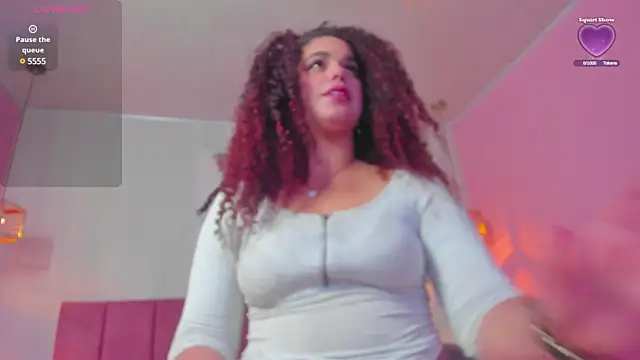 Snapshot of ninna_curly chatting on 02.25.25 ninna curly online show from 02.25.25