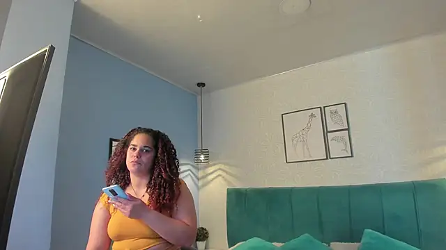 Snapshot of ninna_curly chatting on 09.10.25 ninna curly online show from 09.10.25