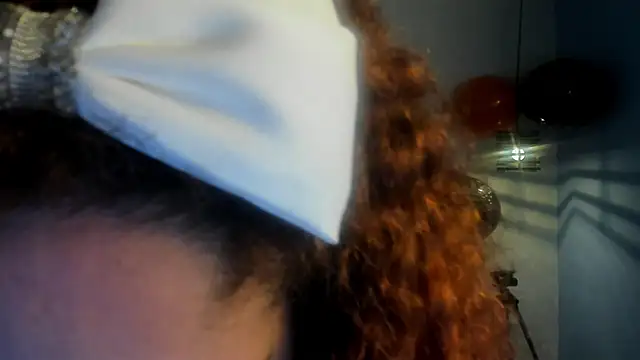 Snapshot of ninna_curly chatting on 10.21.25 ninna curly online show from 10.21.25