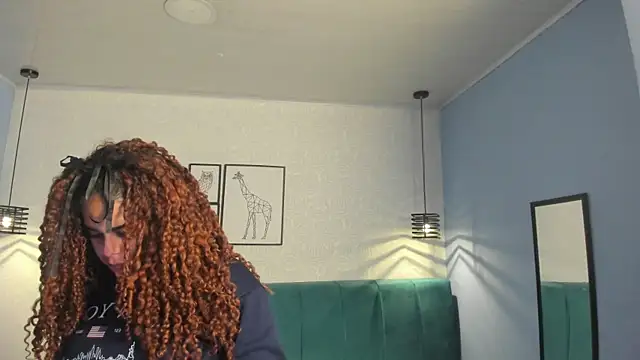 Snapshot of ninna_curly chatting on 07.24.26 ninna curly online show from 07.24.26