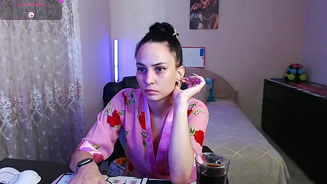 Kriss brunette 5 online show from 07.19.26
