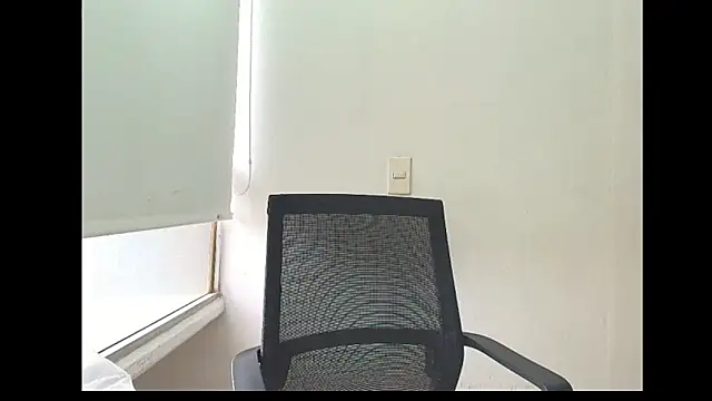 Snapshot of Alaiapink chatting on 03.17.26 Alaiapink online show from 03.17.26