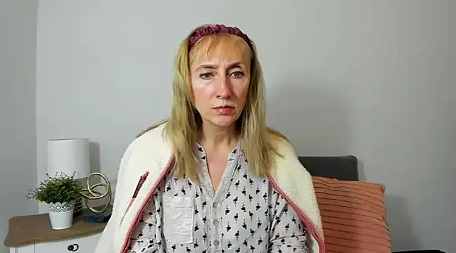 Snapshot of MargaretMilf69 chatting on 02.07.25 MargaretMilf69 online show from 02.07.25