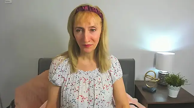 Snapshot of MargaretMilf69 chatting on 02.08.25 MargaretMilf69 online show from 02.08.25