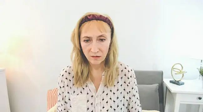 Snapshot of MargaretMilf69 chatting on 02.16.25 MargaretMilf69 online show from 02.16.25