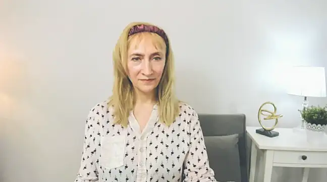 Snapshot of MargaretMilf69 chatting on 02.16.25 MargaretMilf69 online show from 02.16.25