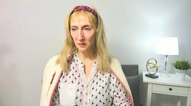 Snapshot of MargaretMilf69 chatting on 02.20.25 MargaretMilf69 online show from 02.20.25