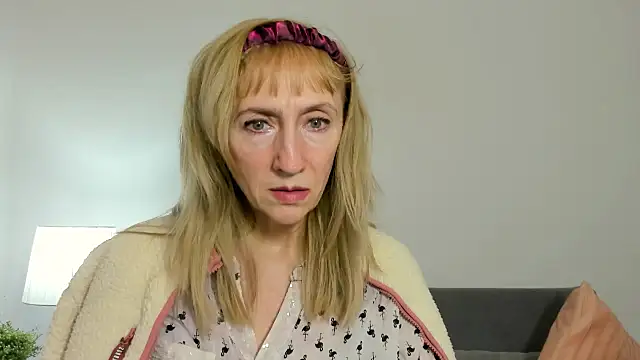 Snapshot of MargaretMilf69 chatting on 02.27.25 MargaretMilf69 online show from 02.27.25