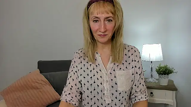 Snapshot of MargaretMilf69 chatting on 02.28.25 MargaretMilf69 online show from 02.28.25