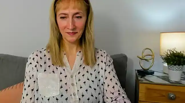 Snapshot of MargaretMilf69 chatting on 03.04.25 MargaretMilf69 online show from 03.04.25