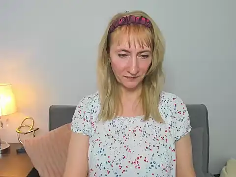 Snapshot of MargaretMilf69 chatting on 03.07.25 MargaretMilf69 online show from 03.07.25