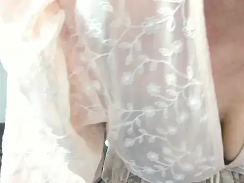 Snapshot of MargaretMilf69 chatting on 10.21.25 MargaretMilf69 online show from 10.21.25