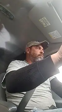 Snapshot of thickdaddy2982 chatting on 01.27.25 thickdaddy2982 online show from 01.27.25